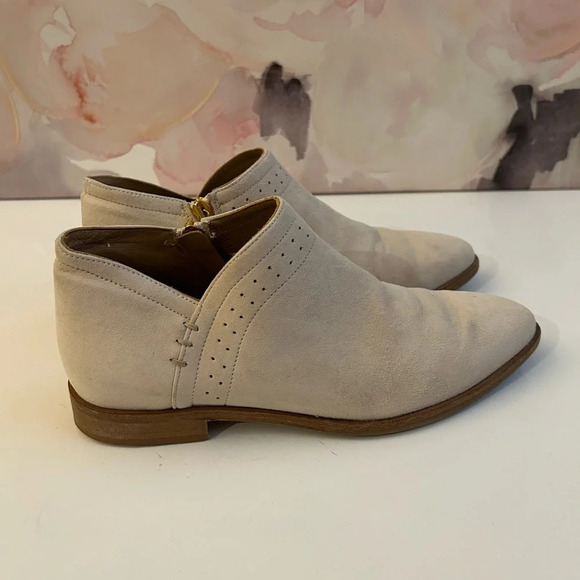 ! Italeau cream  suede booties size 7 - Picture 4 of 7